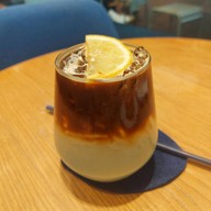 เมนูของร้าน Drop by Dough Emquartier