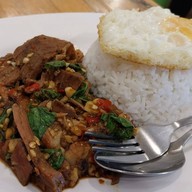 เมนูของร้าน ⭐หมี่คลุกไก่ฉีก ข้าวหมกไก่ แกงกะหรี่ กะเพราวากิว👍 ก๋วยเตี๋ยวเนื้อนายหมี 2⭐