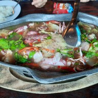 บ้านไร่น้ำอิง ร้านอาหารทะเลพื้นเมือง เพชรบุรี