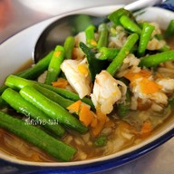 เมนูของร้าน เจ๊นา คิทเช่นตลาดสามย่าน ตลาดสามย่าน