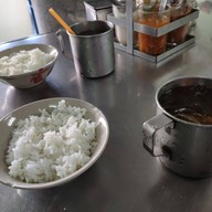 ร่มฉัตร ต้มเลือดหมู