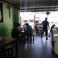 ร่มฉัตร ต้มเลือดหมู