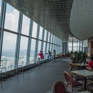 Cafe 100 By The Ritz Carlton