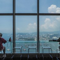 Cafe 100 By The Ritz Carlton