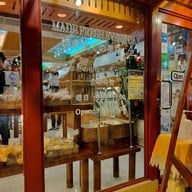 หน้าร้าน Custard Nakamura