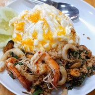 เมนูของร้าน เจ๊อุ๋ยผัดไท หอยทอด สาขา2