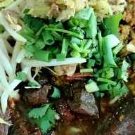 ข้าวซอย  น้ำเงี้ยว มาลำกั๋น