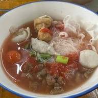 หมวยเล็ก ก๋วยเตี๋ยวต้มยำสมุย พุทธมณฑลสาย 4