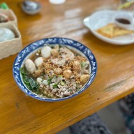 หมวยเล็ก ก๋วยเตี๋ยวต้มยำสมุย พุทธมณฑลสาย 4