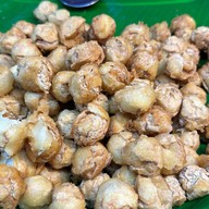 ลูกชิ้นปลาราชวัตร-ลูกชิ้นปลาระเบิด (ตลาดเมืองทอง)