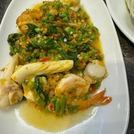 Laemcharoen Seafood เดอะมอลล์บางกะปิ