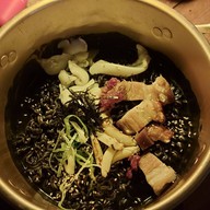เมนูของร้าน มาม่าตึกร้าง