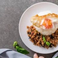 ก็เพราะกะเพรา ม.สัมมากร รามคำแหง110 (ม.สัมมากร)