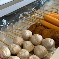 บัวลอยแจ่มใส ถนนคนเดินสถานีรถไฟ