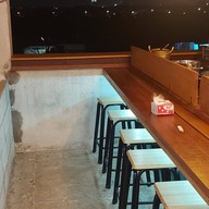 บรรยากาศ มาม่าตึกร้าง