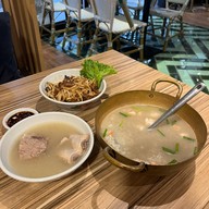 Old Street Bak Kut Teh MBK Center