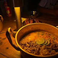 เมนูของร้าน มาม่าตึกร้าง