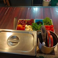 บรรยากาศ Pizza Lab -พิซซ่าแล็บ Camping Ground ถนน ประดิพัทธ์