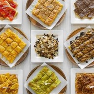 โรตีซิ่ง🏁 บังง'นุต👳🏾 (โรจนะ-หน้าเซเว่นกรีนแมนชั่น) ขายหน้าเซเว่นกรีนนแมนชั่นหลัง4ทุ่มขายในหมู่บ้านแกรนด์วิลเลจ ซอย1 ฝั่งตรงข้ามอาป๋า