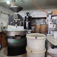 บรรยากาศ Benjamit esspreso bar