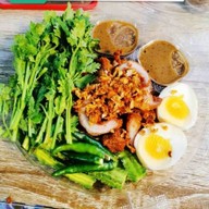 ข้าวหมูทอดปลาร้าวะวะว้าววววว ตลาดโรงสี