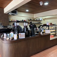 ไวท์ฮาท คาเฟ่ แอนด์ เบเกอรี่ โชคชัย 4