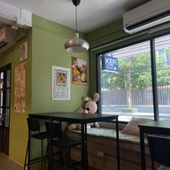 Kefi coffee and space สี่พระยา