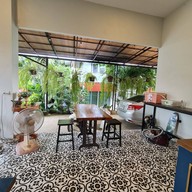 HOM CAFE (ร้านหอมคาเฟ่)