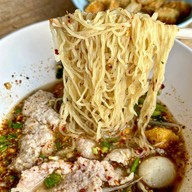 เมนูของร้าน เจ๊จิ๋ม ก๋วยเตี๋ยวต้มยำโบราณ ซอยนาคนิวาส30