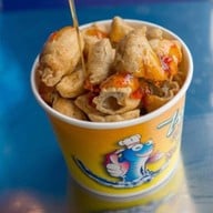 ลูกชิ้น ใจแอ้น ปลาระเบิด(ข้างเซเว่นตรงข้ามสวนนก)