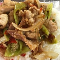 กะเพราสุริยา ตลาดท่าพระรุ่งเรือง