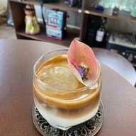 Yann Slow Bar Cafe