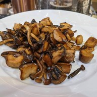 Deli Bar Rotisserie Central Floresta Phuket