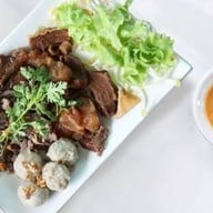 สุกี้ช้างเผือก ประตูช้างเผือก