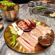 เมนูของร้าน Nice Two Meat U The Mall Bangkae ชั้น 2