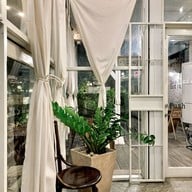 Ban Ya Kaad บัน ยา กาด ซอย ประดิพัทธ์ 10