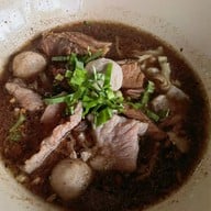 เมนูของร้าน ก๋วยเตี๋ยวเรือนายใช้บ้านแพน คลองทวีวัฒนา