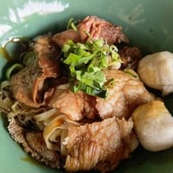เมนูของร้าน ก๋วยเตี๋ยวเรือนายใช้บ้านแพน คลองทวีวัฒนา
