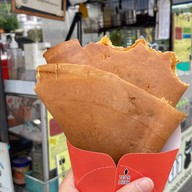 เครปแมวดำ