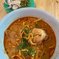 เมนูของร้าน ข้าวซอย ลุงประกิจกาดก้อม