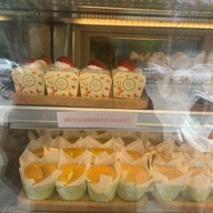 At Home chiffon ชิฟฟ่อนมะพร้าวอ่อนลาวา ลาดพร้าว71