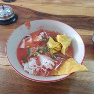เมนูของร้าน เจ๊โอ๋ ก๋วยเตี๋ยวหมูบ้านบึง สาขาถนนข้าวหลาม ถนนข้าวหลาม