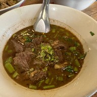 ก๋วยเตี๋ยวเรือโอฬาร ณ สันป่าข่อย
