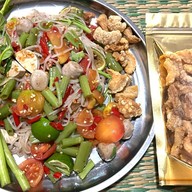 กากหมูเจียวร้านน้องแฝด& ส้มตำ