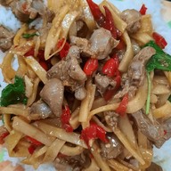 ขาหมู หมูกรอบ by ป้าติ้ว