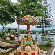 บรรยากาศ Oliva View De Cafe อยู่ ด้านใน Swiss Valley Hip Resort