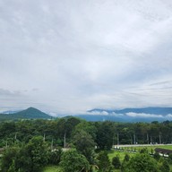 บรรยากาศ Oliva View De Cafe อยู่ ด้านใน Swiss Valley Hip Resort