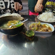 เมนูของร้าน ข้าวผัดปู ข้าวผัดมันกุ้ง สุกี้น้ำ-แห้ง ข้าวต้มทะเล