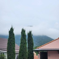 บรรยากาศ Oliva View De Cafe อยู่ ด้านใน Swiss Valley Hip Resort