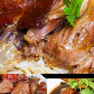 ข้าวขาหมู กระเพราขาหมู หมู่บ้านพฤษา34(พนาลี)